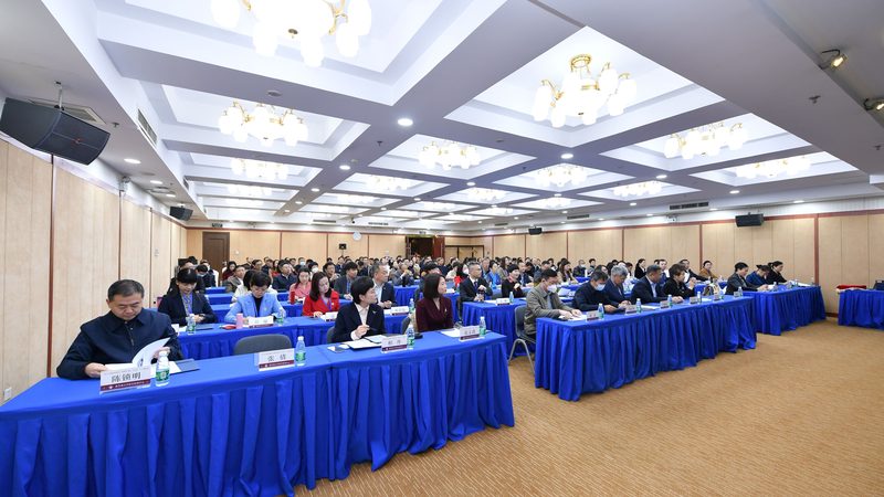 制造业企业如何选择合适的培训平台？**