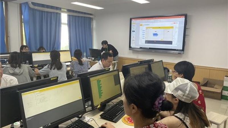 企业内训定制与标准课程：如何选择更适合您的培训方案**